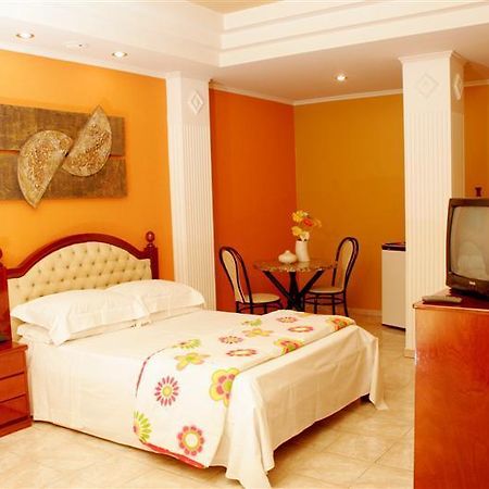 Rodes Palace Hotel Patrocinio Bagian luar foto