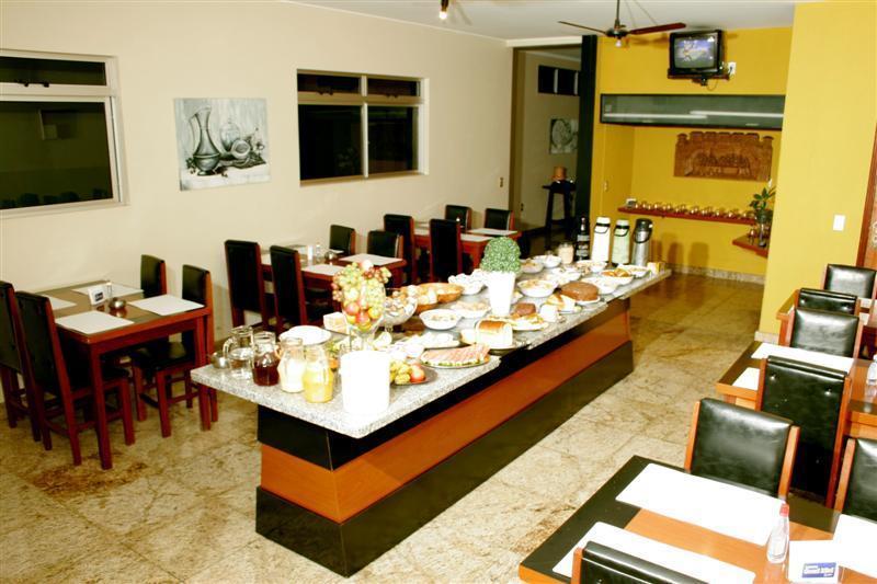 Rodes Palace Hotel Patrocinio Bagian luar foto