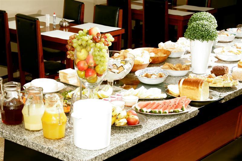 Rodes Palace Hotel Patrocinio Bagian luar foto