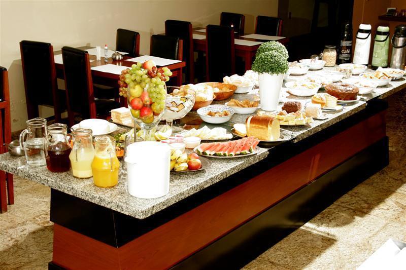 Rodes Palace Hotel Patrocinio Bagian luar foto